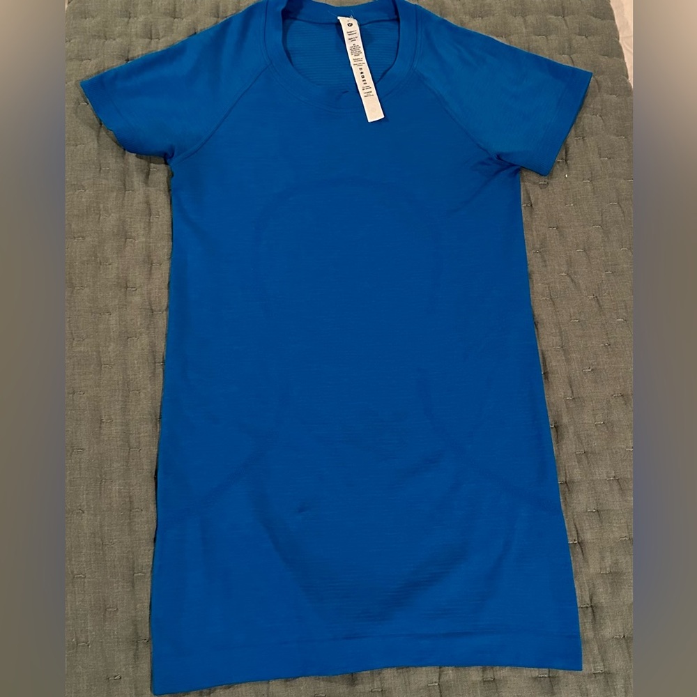 Lululemon swiftly t-shirt